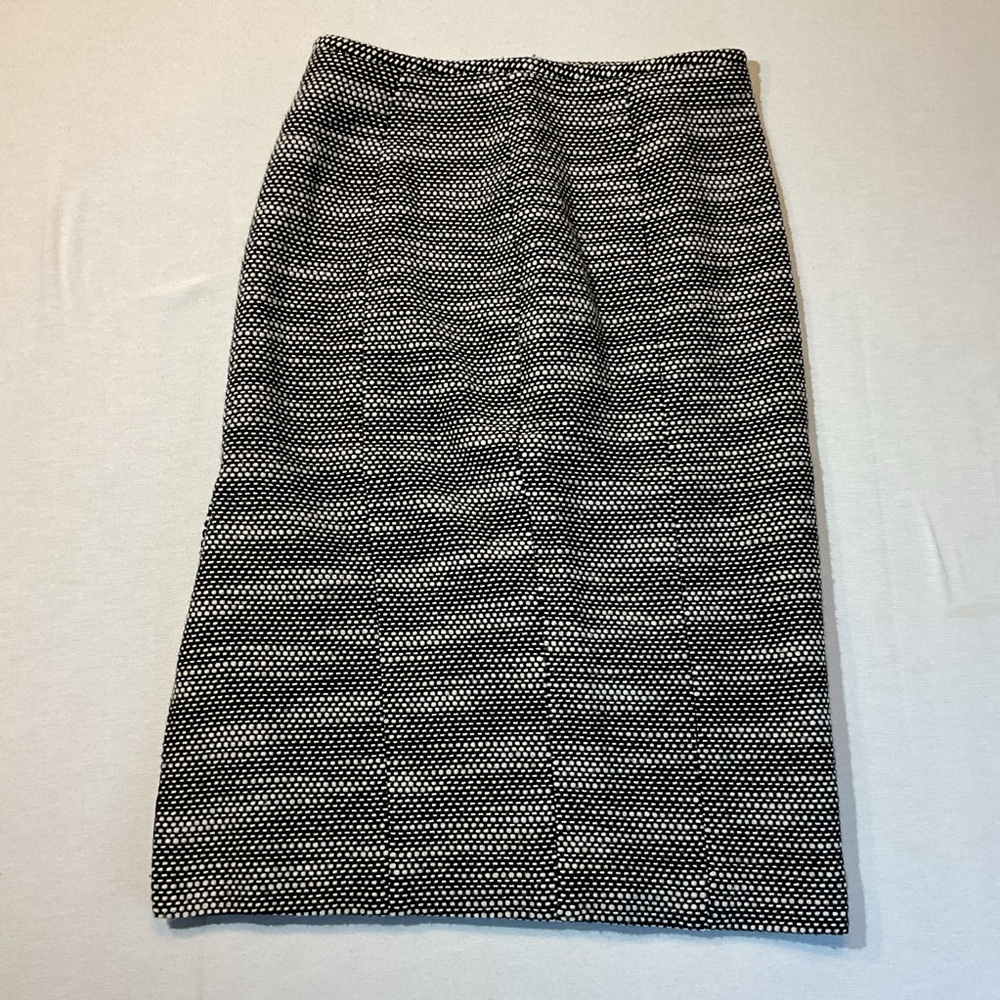 LOFT Women's Skirt by Ann Taylor Black/White Knit Pencil Skirt Size 4 , Side Zip